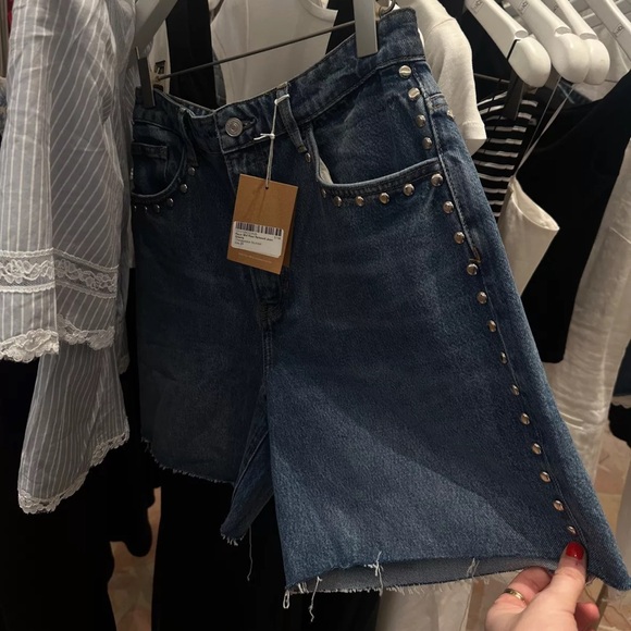 REFORMATION NWT Raye Studded Shorts 28